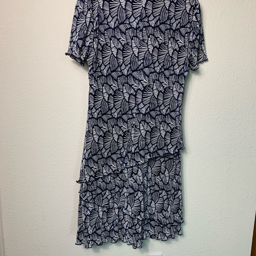 Connected Apparel leaf print tiered dress - Picture 4 of 6